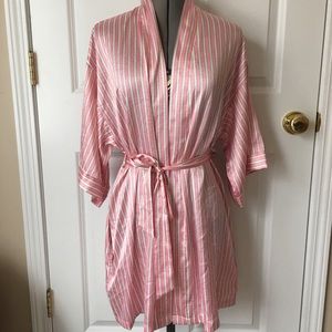 Victoria’s Secret silk robe -S/M